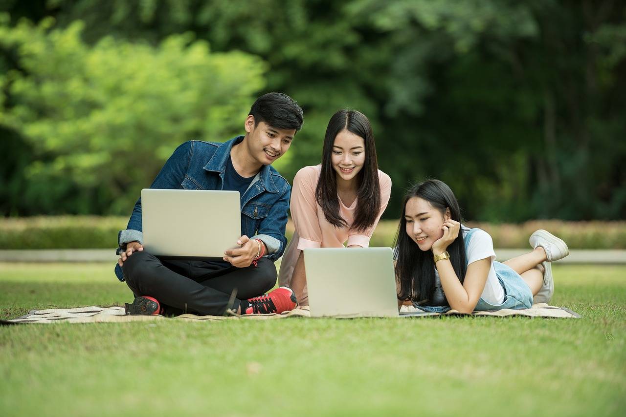 苹果手机可以下载网页版吗:不若与众科技分享抖音电脑端的使用和功能